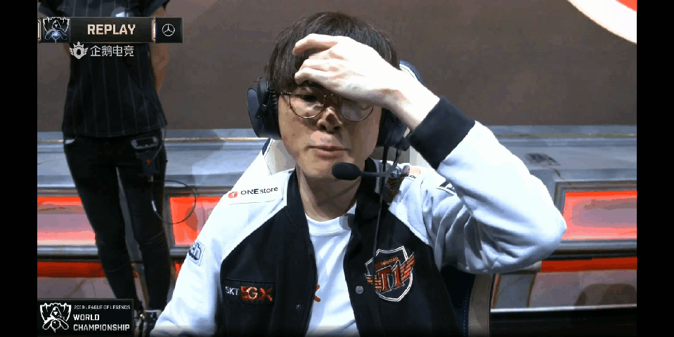 这是Quesanti！ TheShy 坚持住1v3 JIEJIE 刺穿 Ninjas in Pyjamas Invictus Gaming 赢得了第一局