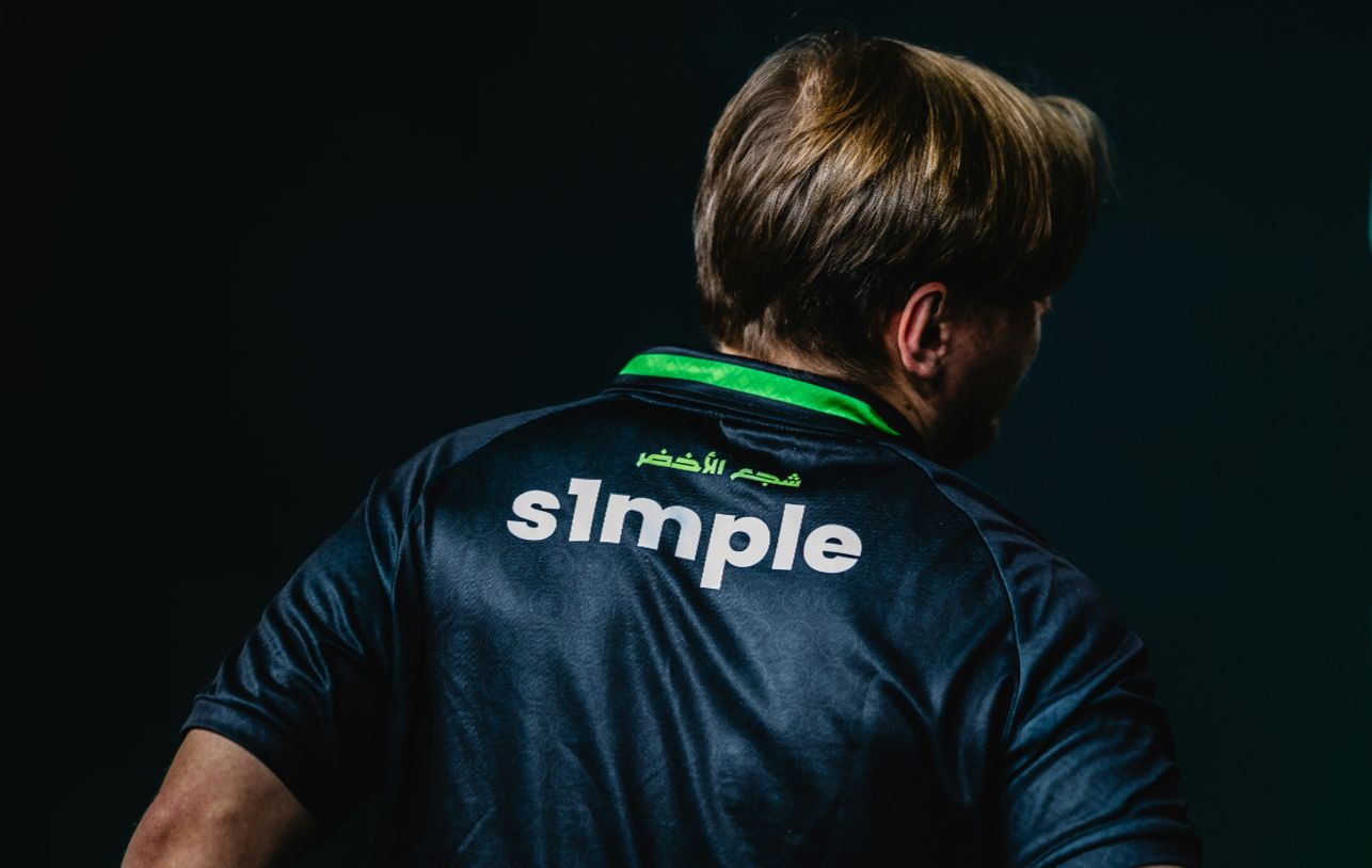 连夺两冠！南京Hero久竞战胜广州TTG 捧起银龙杯！